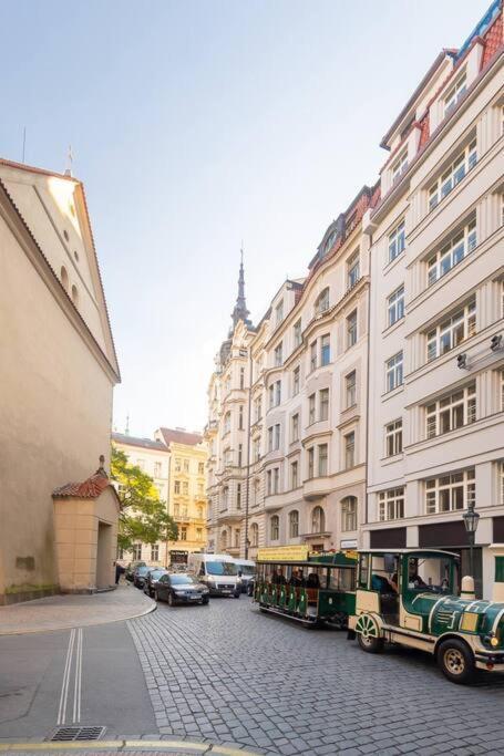 Luxury Apartment On Old Town Square Prag Exterior foto