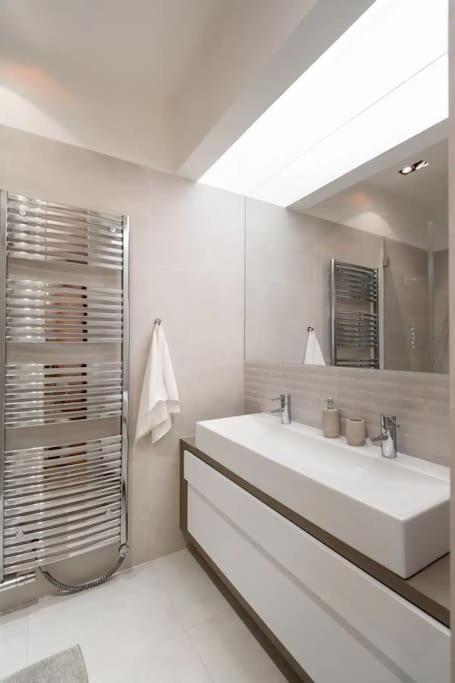 Luxury Apartment On Old Town Square Prag Exterior foto